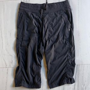 Lululemon dance studio below knee crop pant size 12